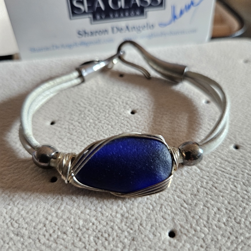 SEA GLASS LEATHER WRAP BRACELET BY SHARON DEANGELO - Picture 9 of 9